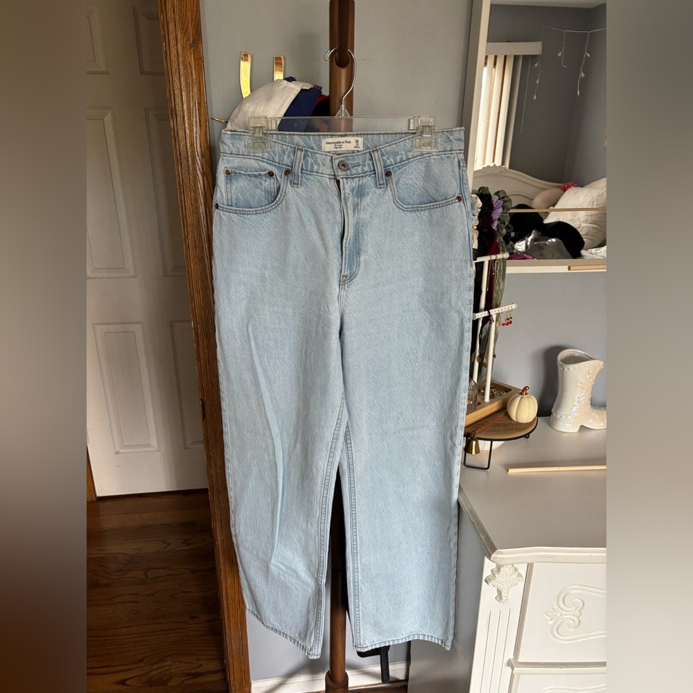 Abercrombie & Fitch Light Wash Straight Leg Jeans